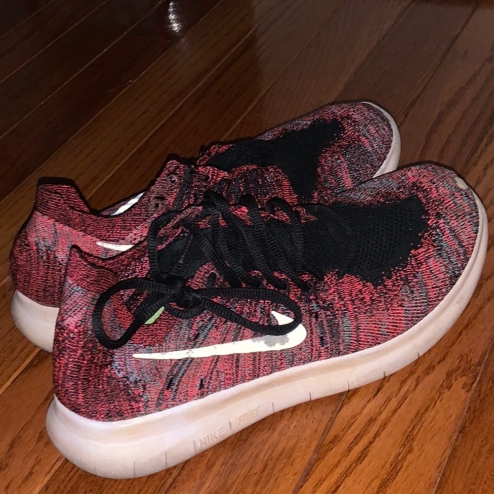 Nike tennis shoes